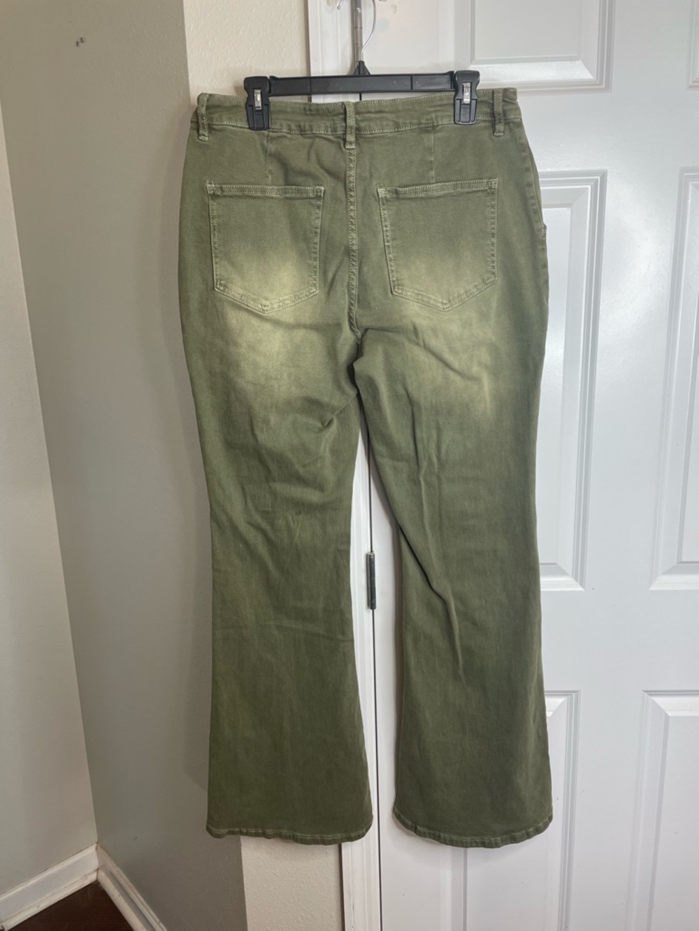 Fashion Nova Olive Green Flare Pants Size 16 - Picture 3 of 6